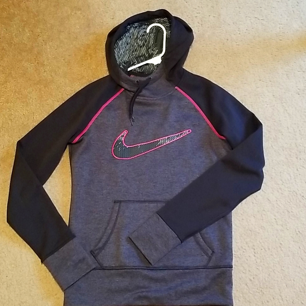 Womens size Small nike therma fit hoodie - Picture 2 of 3